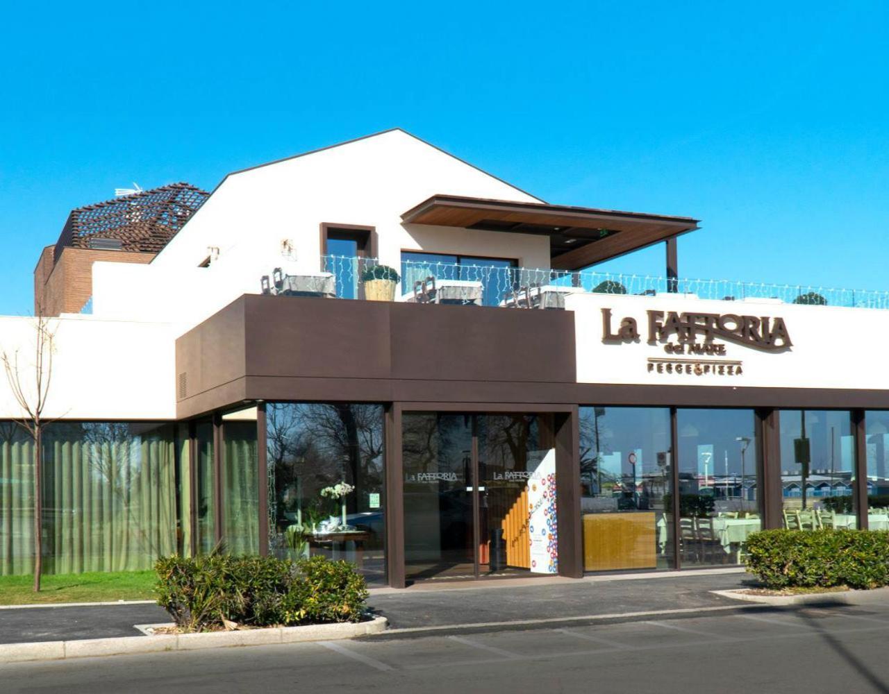 Hotel Marzia Con Piscina Riccione Exteriér fotografie