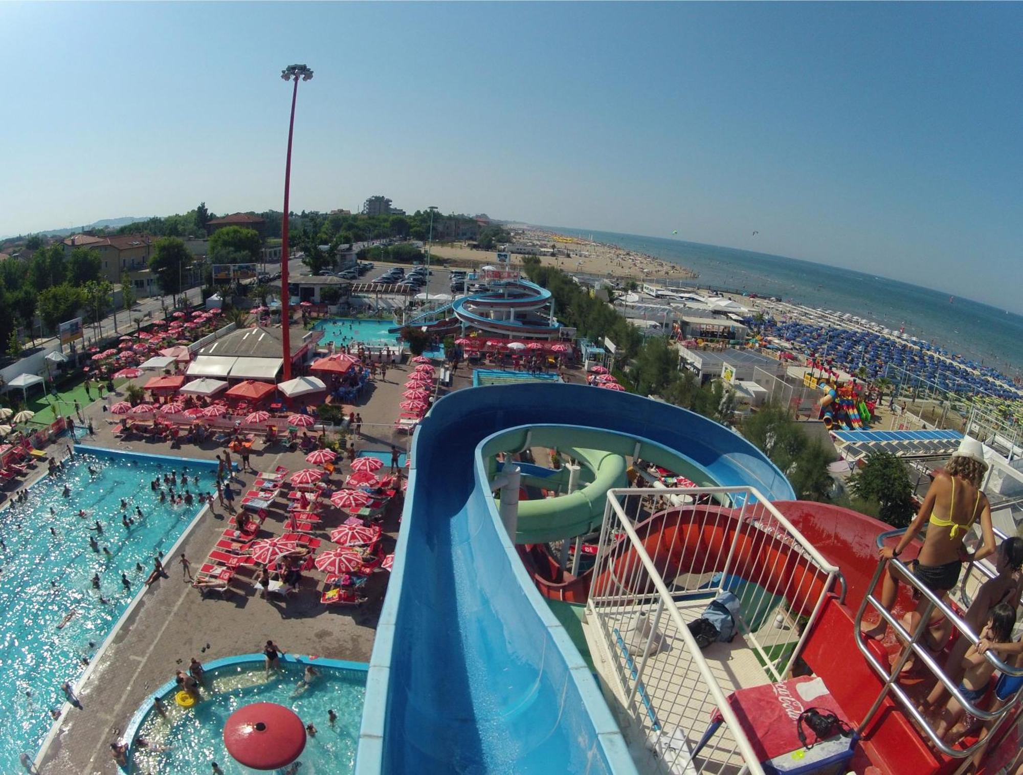 Hotel Marzia Con Piscina Riccione Exteriér fotografie