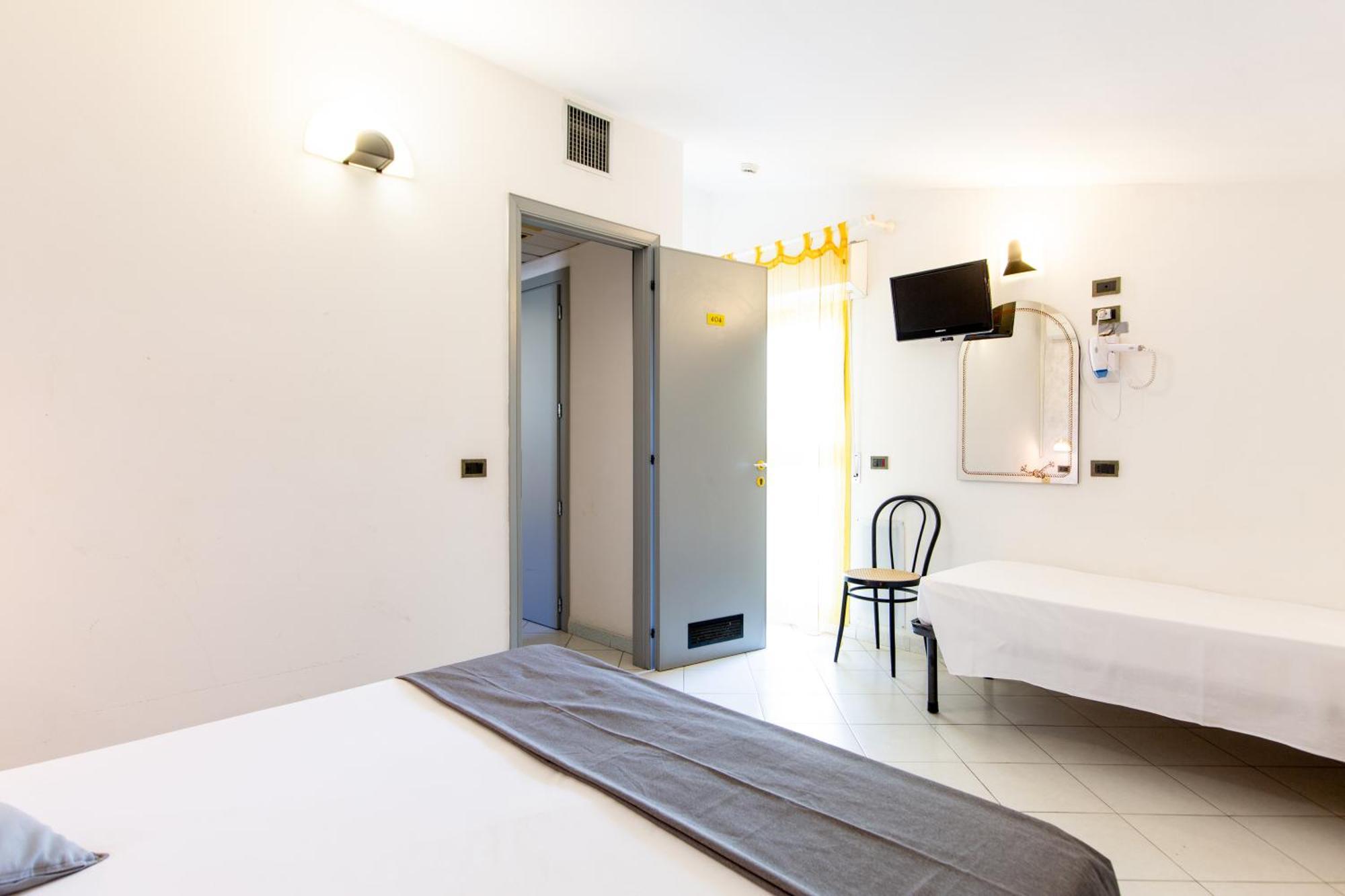 Hotel Marzia Con Piscina Riccione Exteriér fotografie