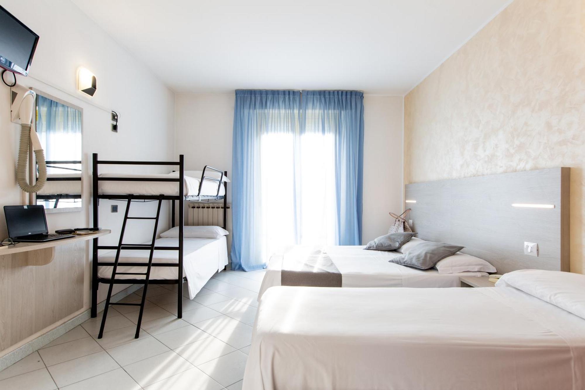 Hotel Marzia Con Piscina Riccione Exteriér fotografie