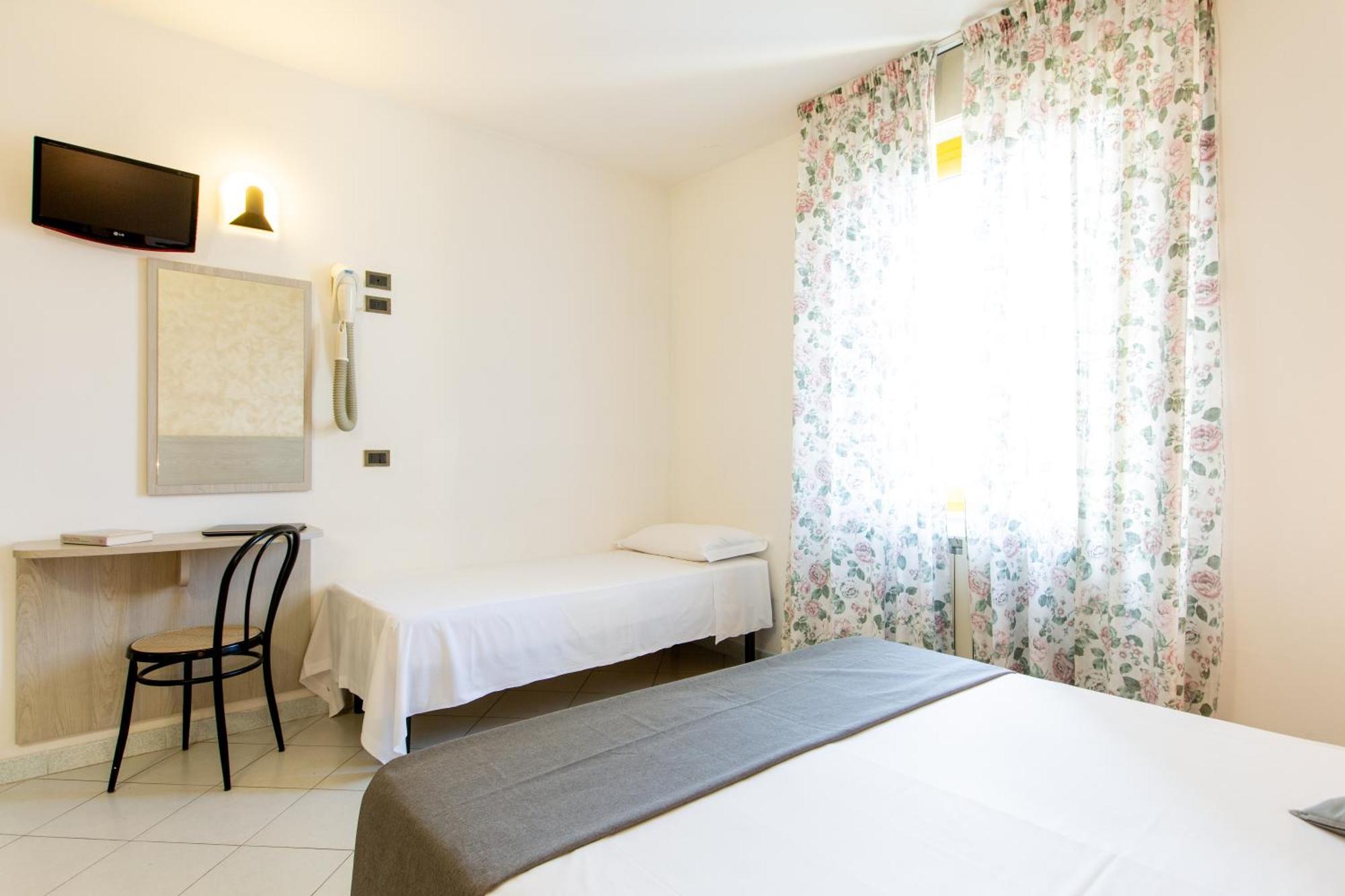 Hotel Marzia Con Piscina Riccione Exteriér fotografie