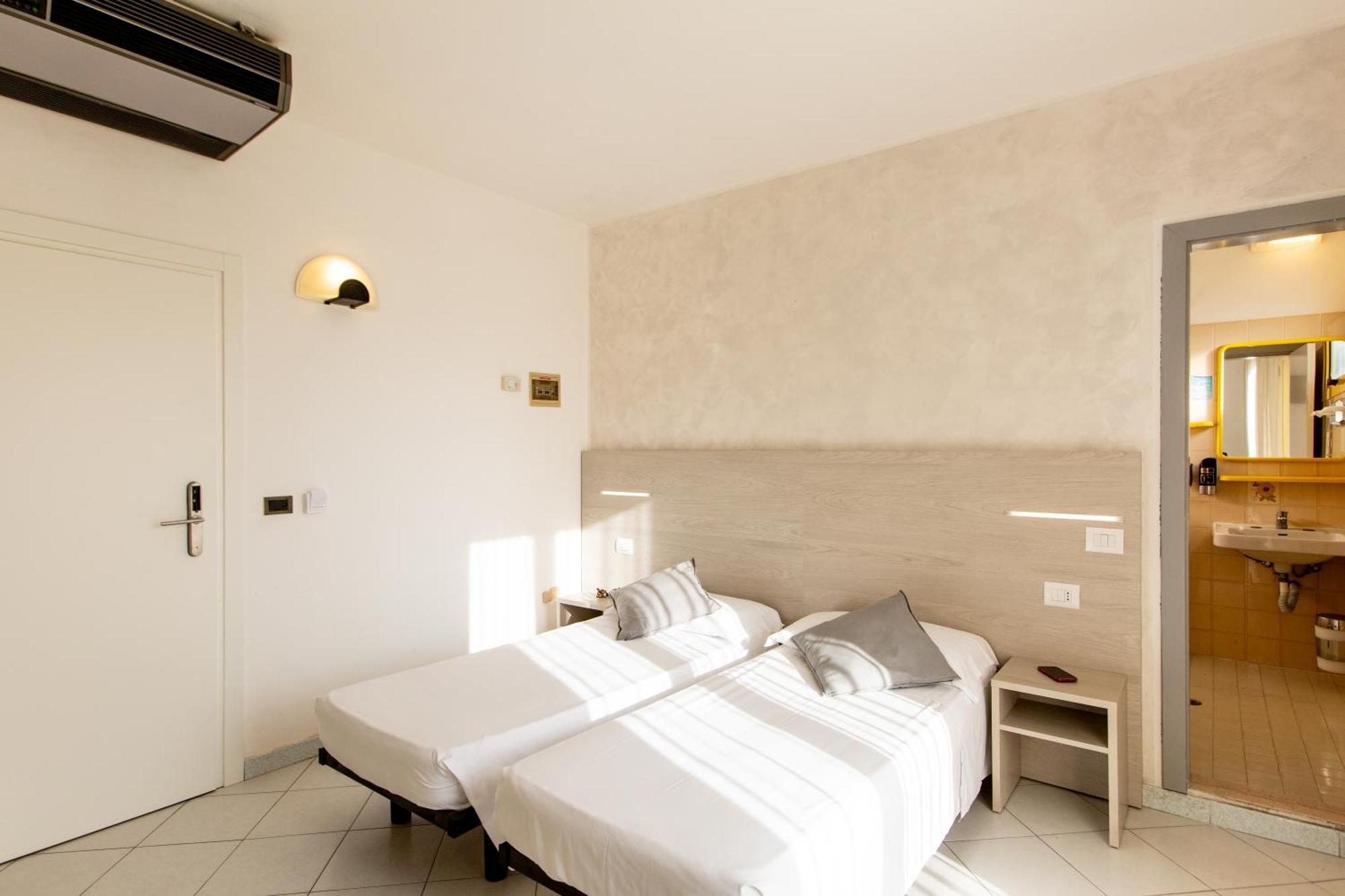 Hotel Marzia Con Piscina Riccione Exteriér fotografie
