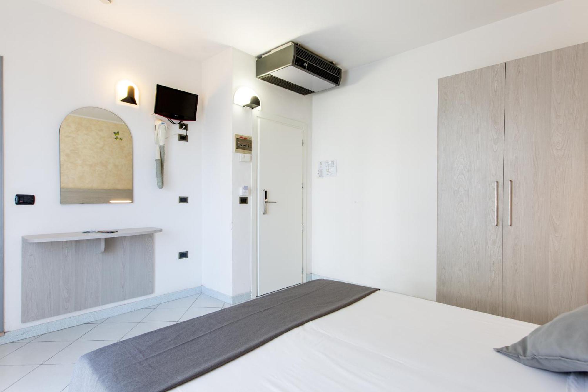 Hotel Marzia Con Piscina Riccione Exteriér fotografie