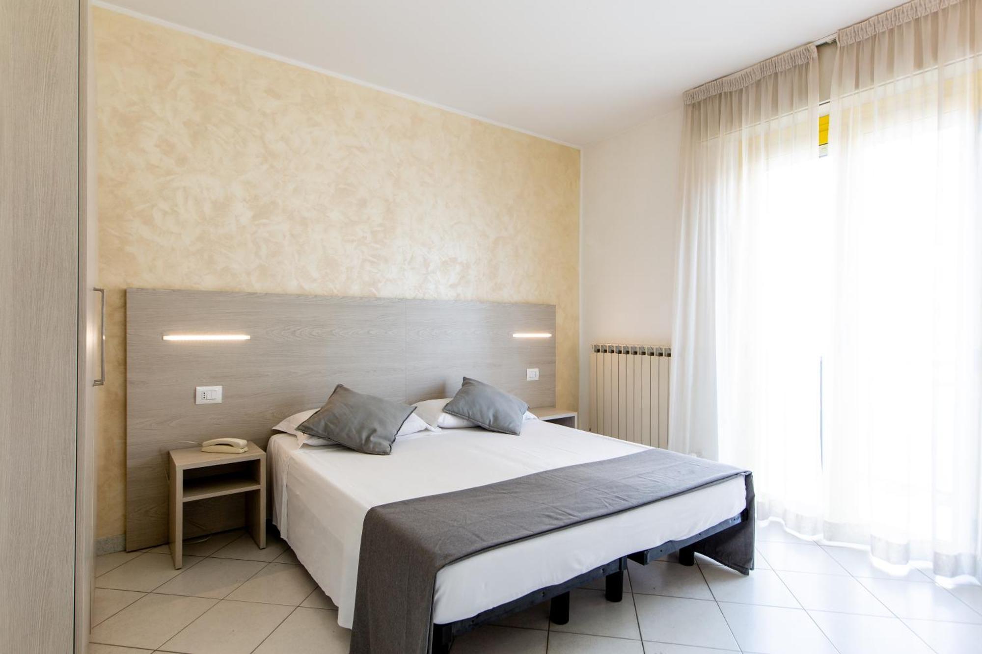 Hotel Marzia Con Piscina Riccione Exteriér fotografie