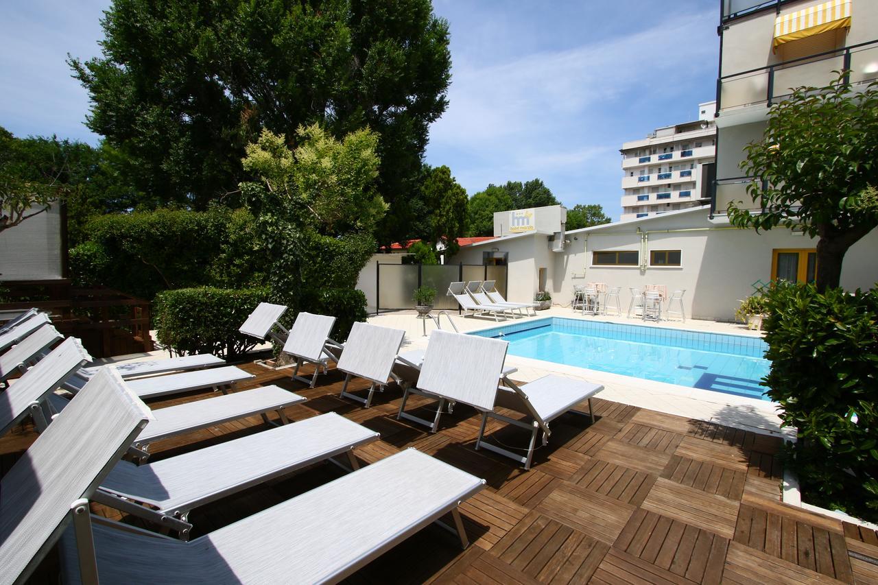 Hotel Marzia Con Piscina Riccione Exteriér fotografie