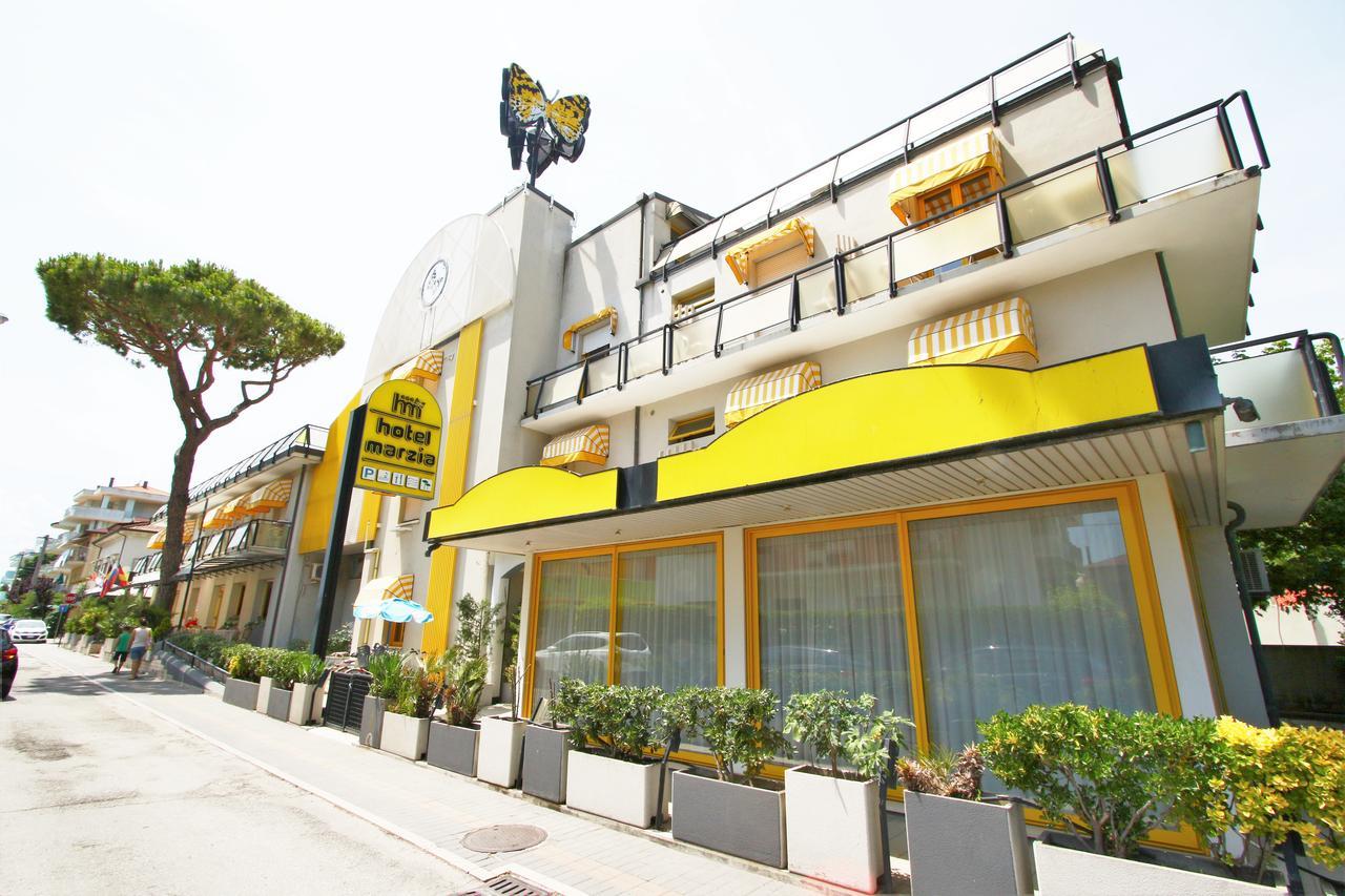 Hotel Marzia Con Piscina Riccione Exteriér fotografie
