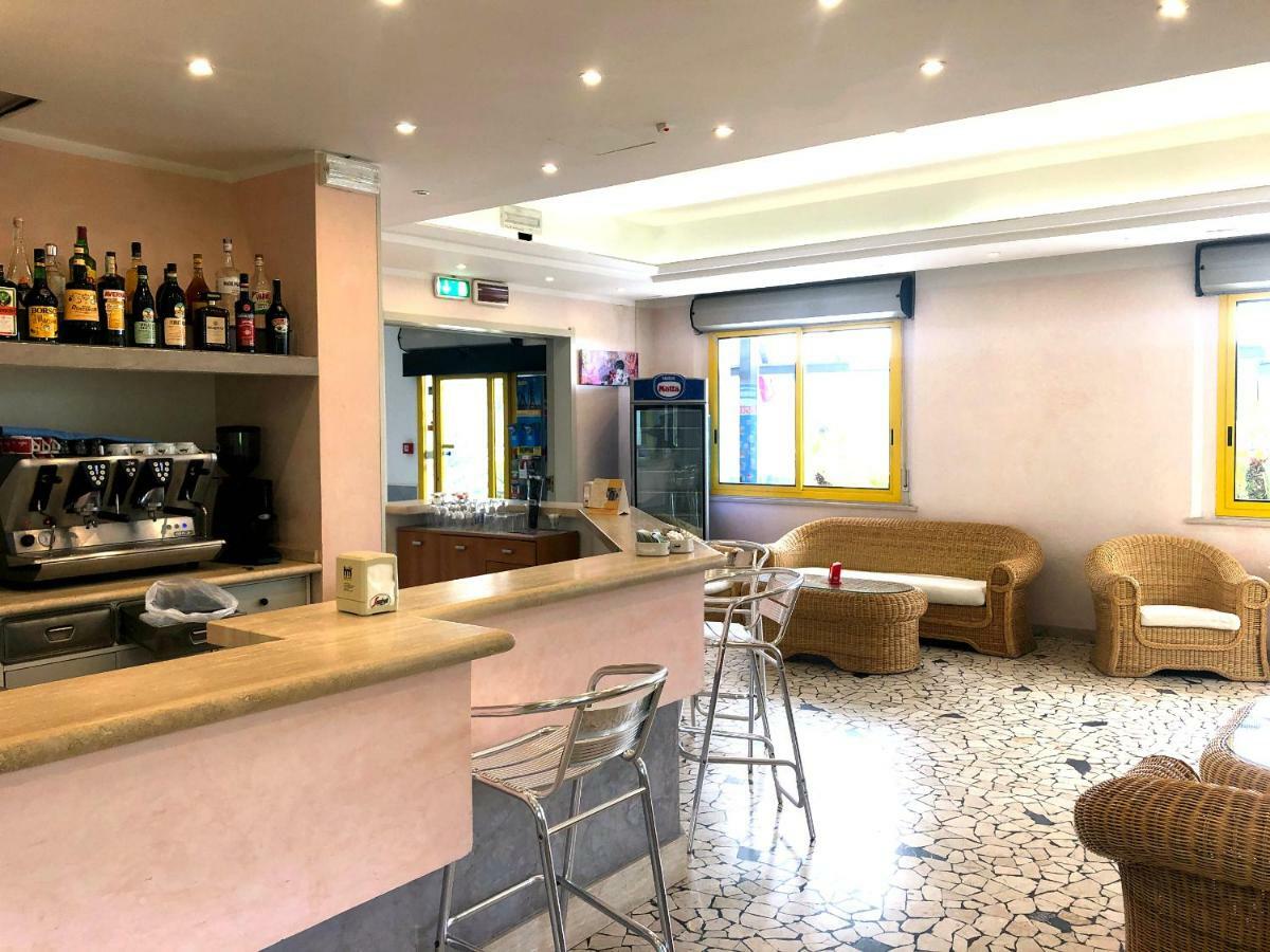 Hotel Marzia Con Piscina Riccione Exteriér fotografie